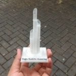 Miniatur Monumen Tugu Bambu Runcing bentuk 3D
